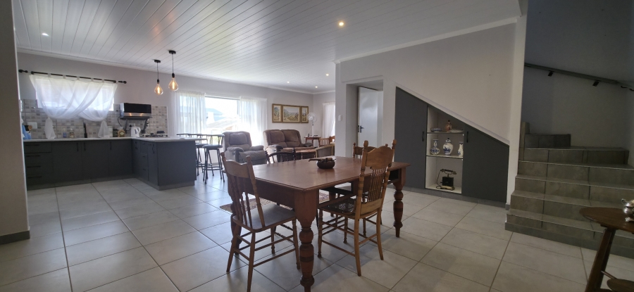 3 Bedroom Property for Sale in Boggomsbaai Western Cape